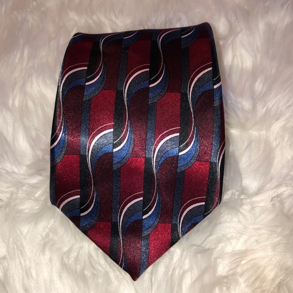 Tie - Picture 1 of 3